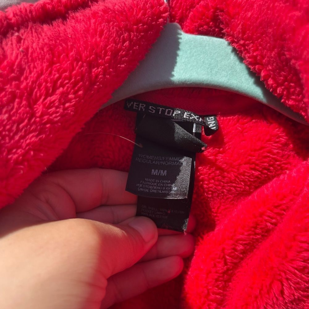 The North Face Women's Red and White Ski Jacket - Picture 4 of 10